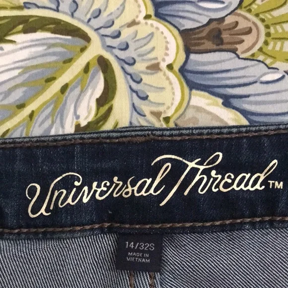 Like new Universal thread jeans 👖 Mid rise size 14 - Picture 5 of 9